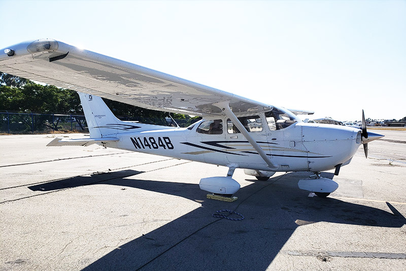 Cessna C172S - Cessna Aircraft Company
